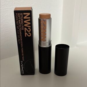 MAC Cosmetics NW22 Foundation Stick